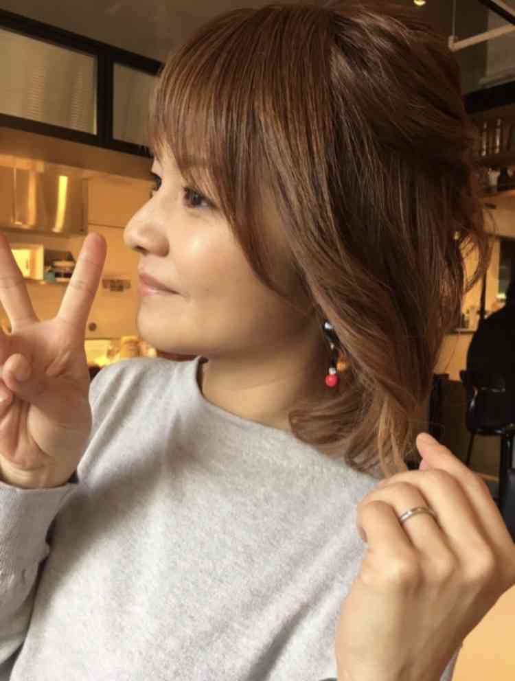 どう見ても年齢より若い芸能人の画像を貼るトピ