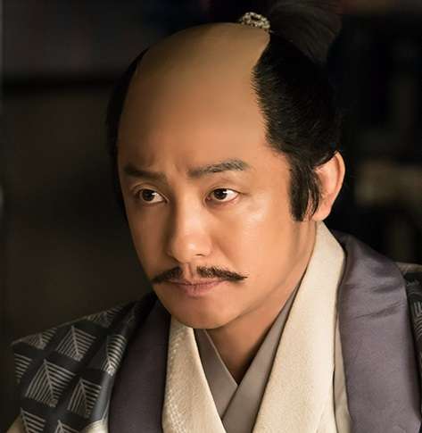 加護亜依が長男の名前を公表　「パパや家族のいいところを受け継いで」