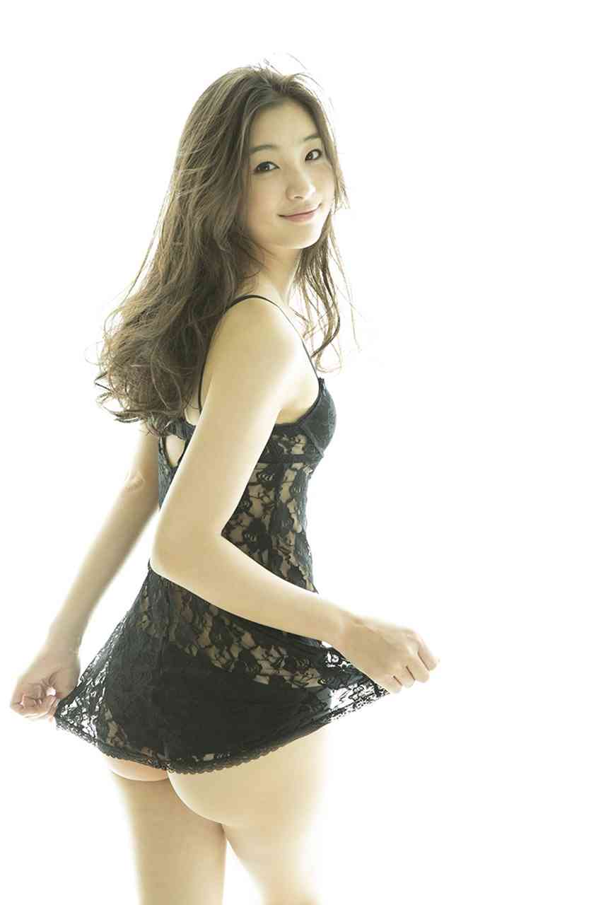 内田理央