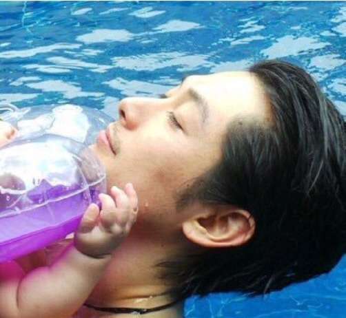 鼻低い人が鼻高い人の画像を見て驚くトピ