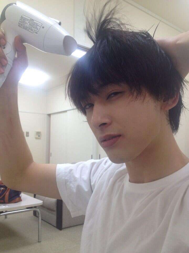 睨んでるイケメン画像を貼るトピ