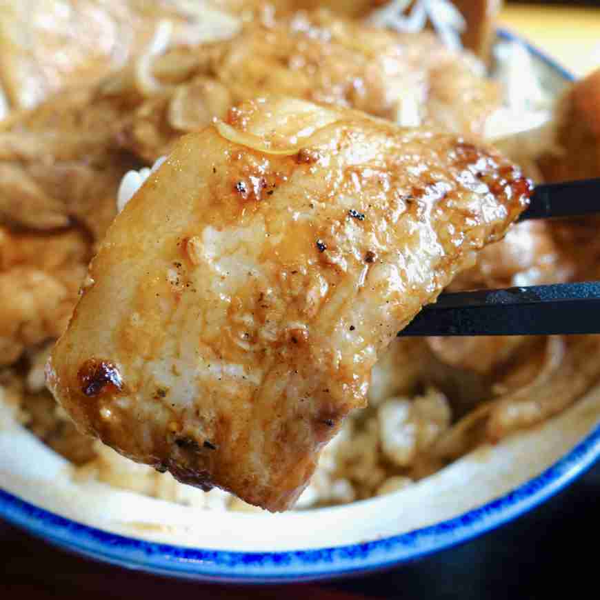 無言で飯テロするトピ