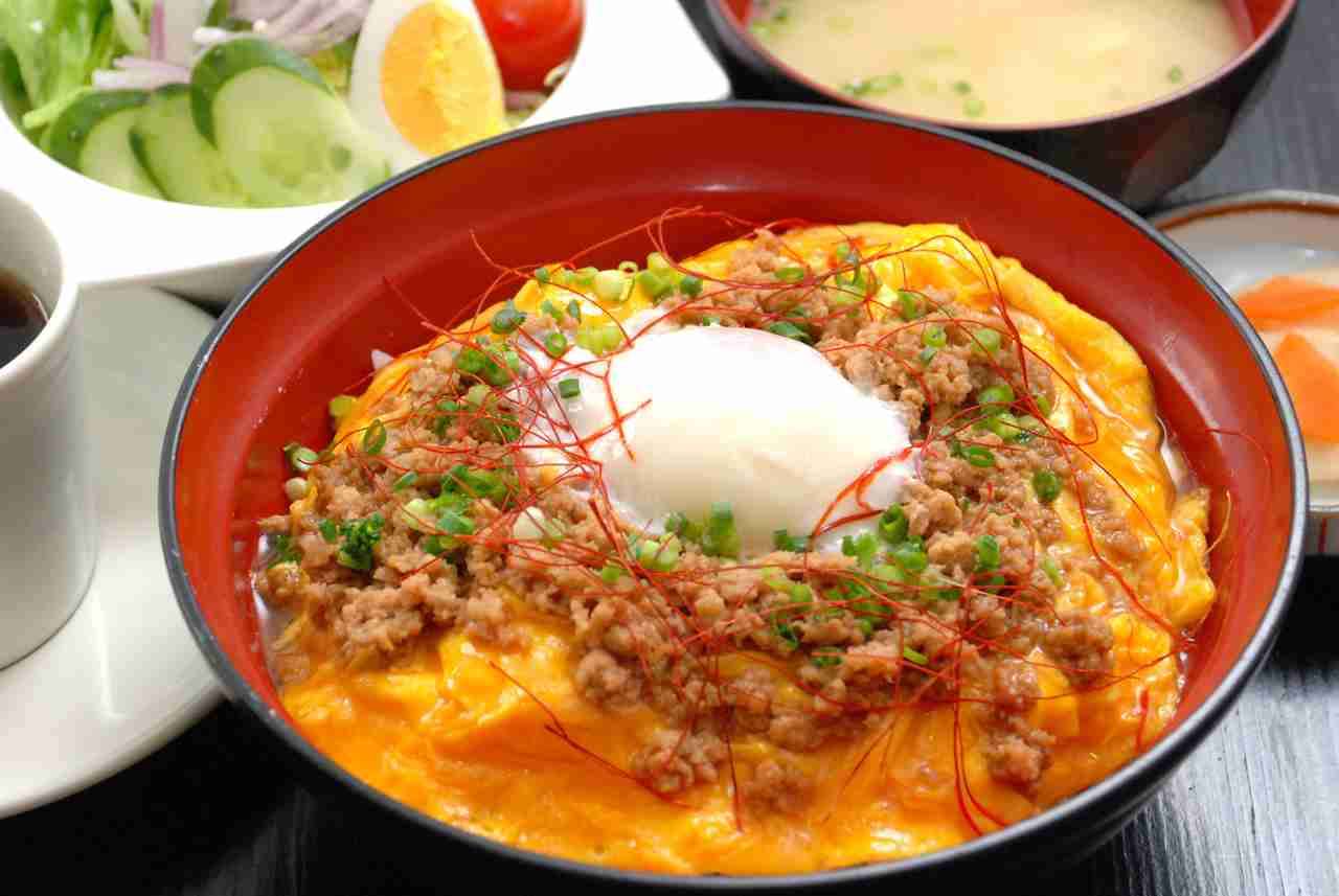 無言で飯テロするトピ