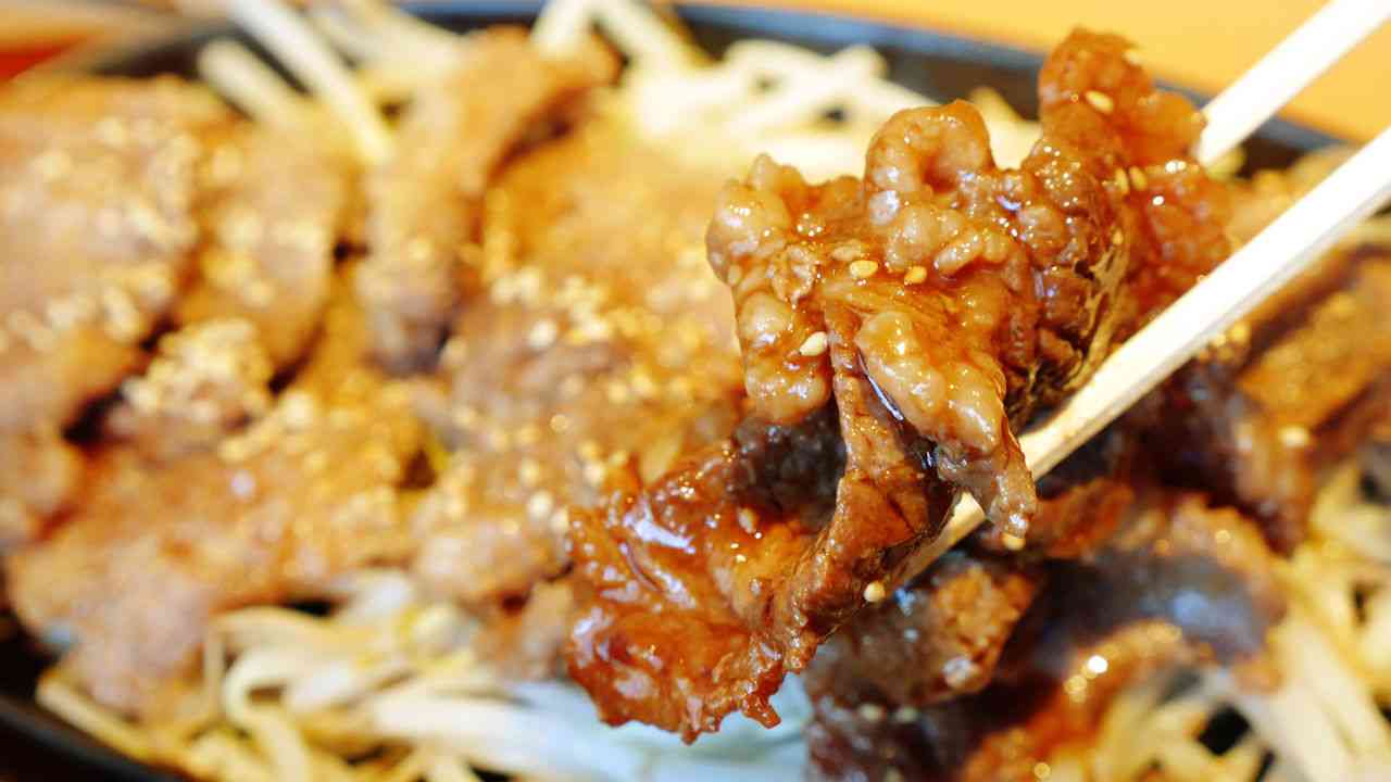 無言で飯テロするトピ