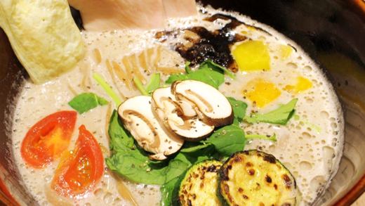 無言で飯テロするトピ