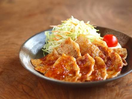 無言で飯テロするトピ