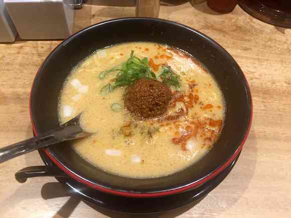 無言で飯テロするトピ