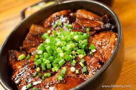 無言で飯テロするトピ