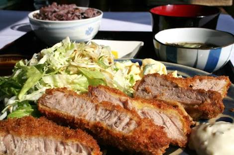 無言で飯テロするトピ