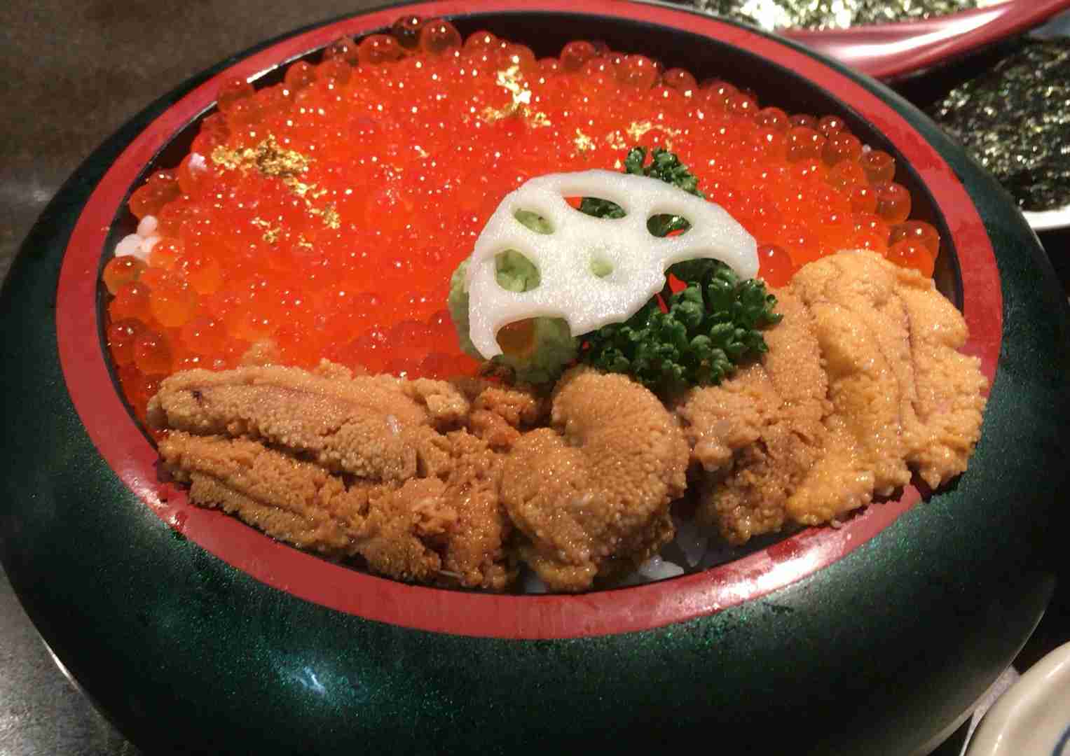 無言で飯テロするトピ