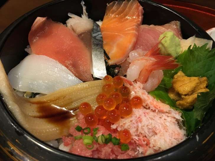 無言で飯テロするトピ