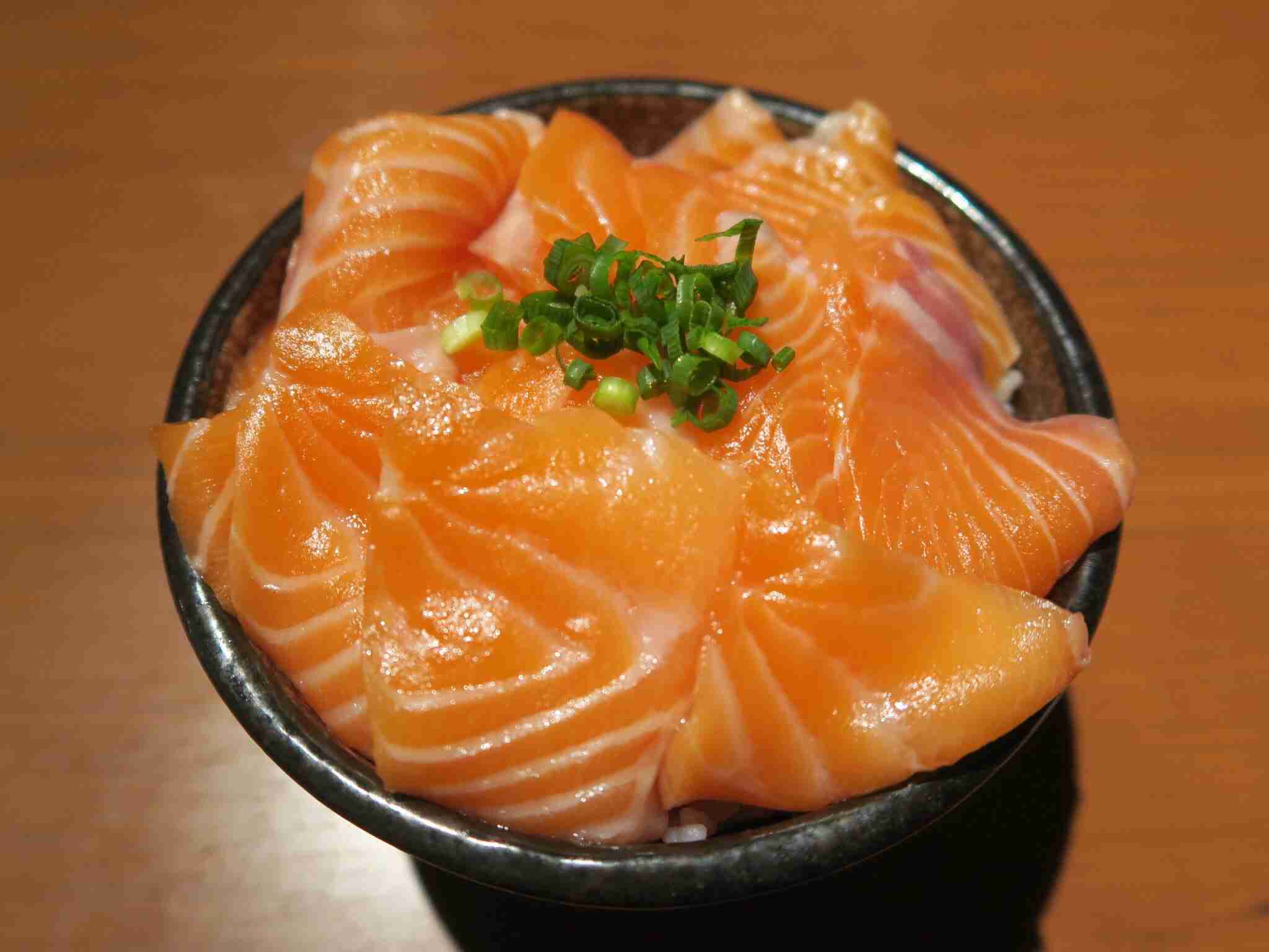 無言で飯テロするトピ