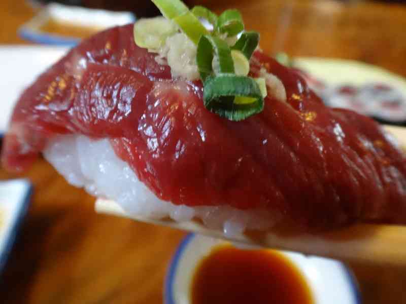 無言で飯テロするトピ
