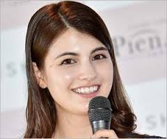 不貞してもお咎めなし?マギーの仕事がベッキーと違ってなくならないワケ