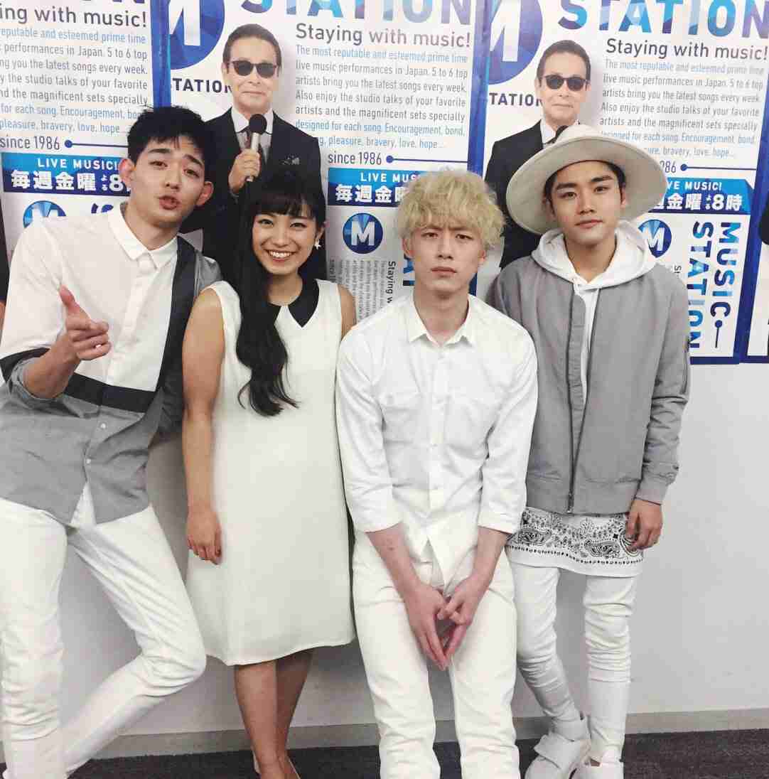 miwa＆坂口健太郎“大好物”100個プレゼントに興奮「愛を感じます」