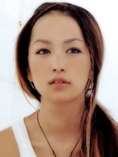 中島美嘉がコンサバ系にイメチェン!? “恋するOL”を演じた初のドラマ仕立てMVに注目