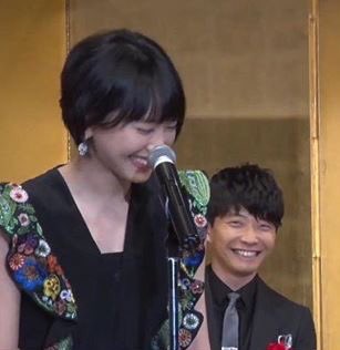 新垣結衣「逃げ恥」チームへのプレゼンターで星野源とのコンビ復活