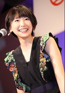 新垣結衣「逃げ恥」チームへのプレゼンターで星野源とのコンビ復活