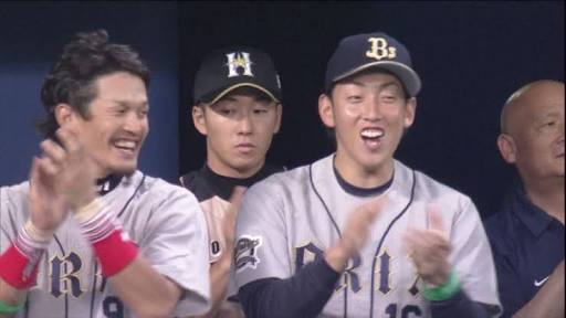 寂しげな画像を貼って『寂しいのは私だけじゃないんだ！』と強くなっていくトピ