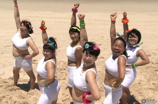 女芸人が体を張る芸、どこまで笑えますか?