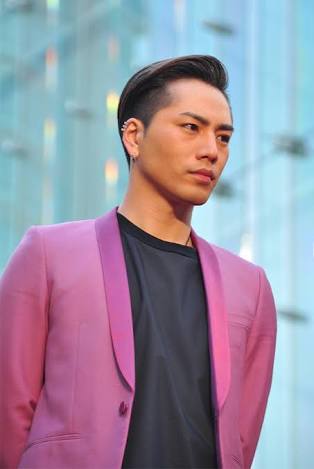 斎藤工、EXILE NAOTO＆岩田剛典らパリに集結＜「ルイ・ヴィトン」2017-18年秋冬メンズコレクション＞