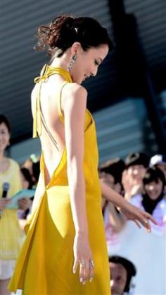 美背中な芸能人の画像を貼るトピ