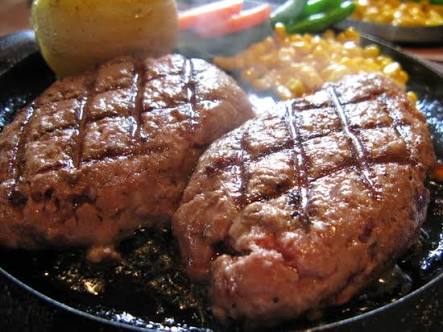 ハンバーグを美味しく作るコツ