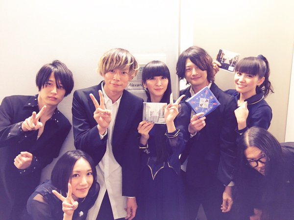 Perfumeが好きな人〜!