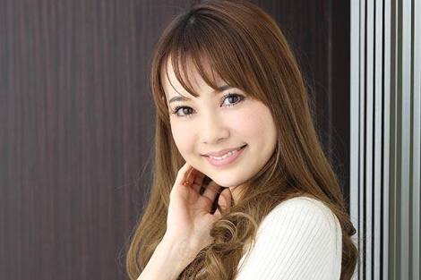 上原さくら　レアな黒髪ボブ姿公開、下ぶくれ顔に合うセット術も