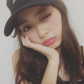 AKB48グループ公認ファッションブランド誕生 宮脇&北原が黒ショーパン姿でPR