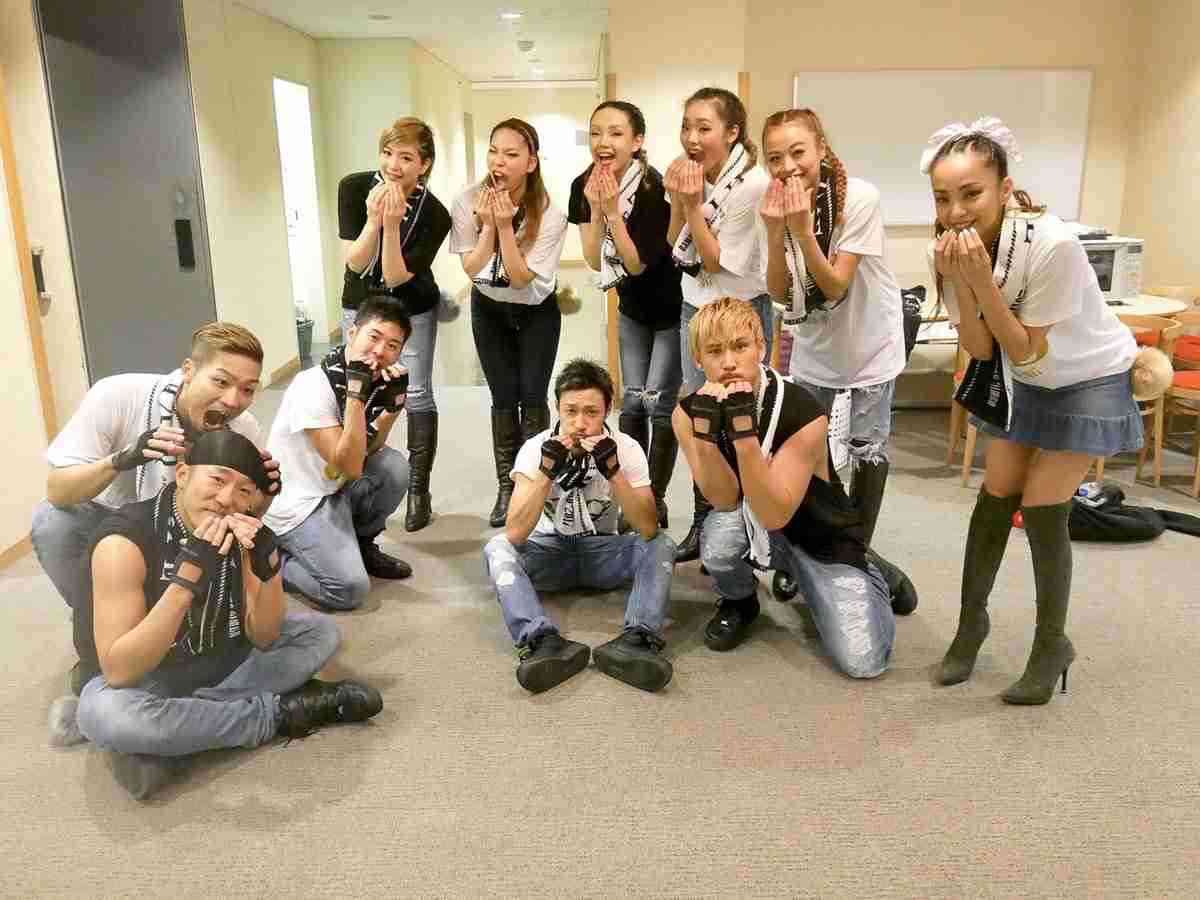 浜崎あゆみ、豊かな谷間強調の春色大人ドレス姿写真公開で「肌のぷるぷるなこと」「春の妖精かよっ」