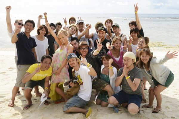 浜崎あゆみ、豊かな谷間強調の春色大人ドレス姿写真公開で「肌のぷるぷるなこと」「春の妖精かよっ」