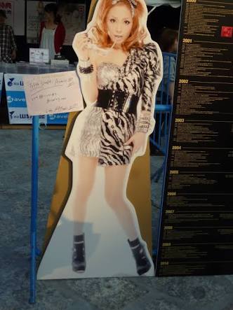 浜崎あゆみ、豊かな谷間強調の春色大人ドレス姿写真公開で「肌のぷるぷるなこと」「春の妖精かよっ」