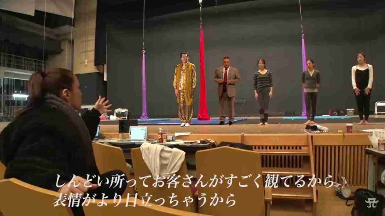 浜崎あゆみ、豊かな谷間強調の春色大人ドレス姿写真公開で「肌のぷるぷるなこと」「春の妖精かよっ」