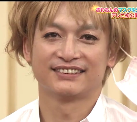 浜崎あゆみ、豊かな谷間強調の春色大人ドレス姿写真公開で「肌のぷるぷるなこと」「春の妖精かよっ」