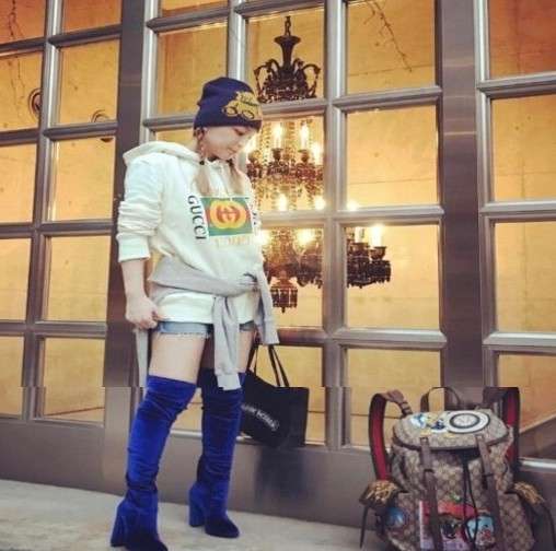 浜崎あゆみ、豊かな谷間強調の春色大人ドレス姿写真公開で「肌のぷるぷるなこと」「春の妖精かよっ」