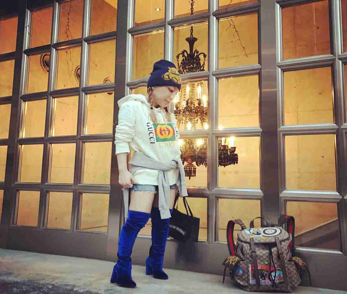 浜崎あゆみ、豊かな谷間強調の春色大人ドレス姿写真公開で「肌のぷるぷるなこと」「春の妖精かよっ」