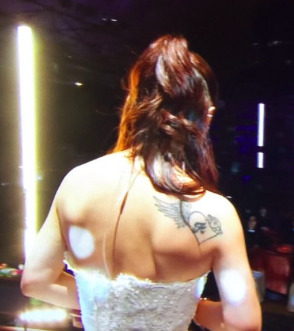 浜崎あゆみ、豊かな谷間強調の春色大人ドレス姿写真公開で「肌のぷるぷるなこと」「春の妖精かよっ」