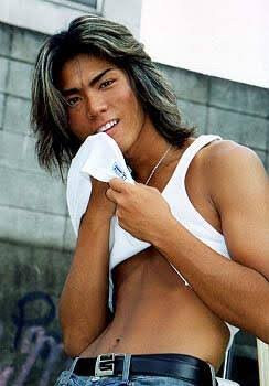 好きな芸能人だったらお金払ってでも抱かれたい？