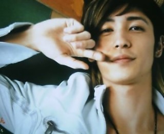 好きな芸能人だったらお金払ってでも抱かれたい？