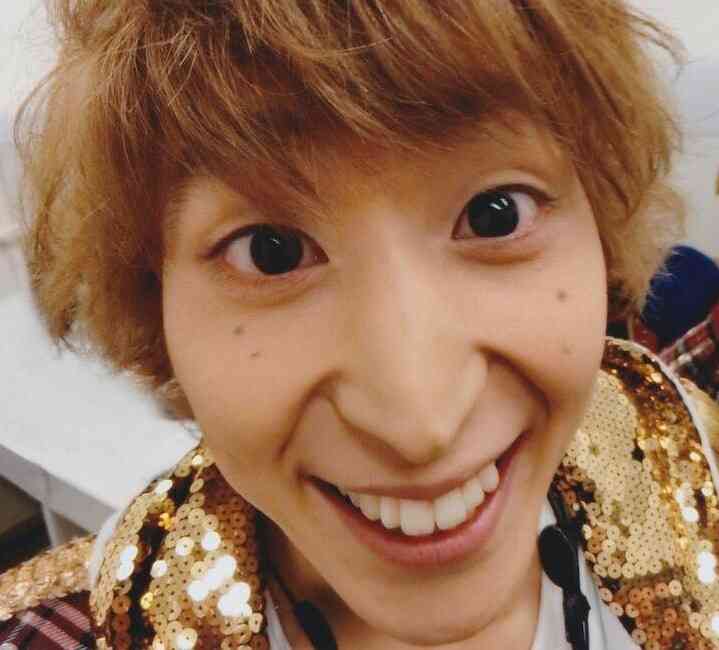 Sexy Zoneの中島健人“セクシーショット”披露