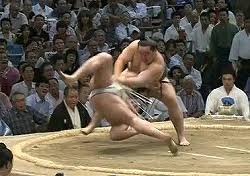 照ノ富士への「モンゴル帰れ」に広がる波紋 相撲協会の対応は?