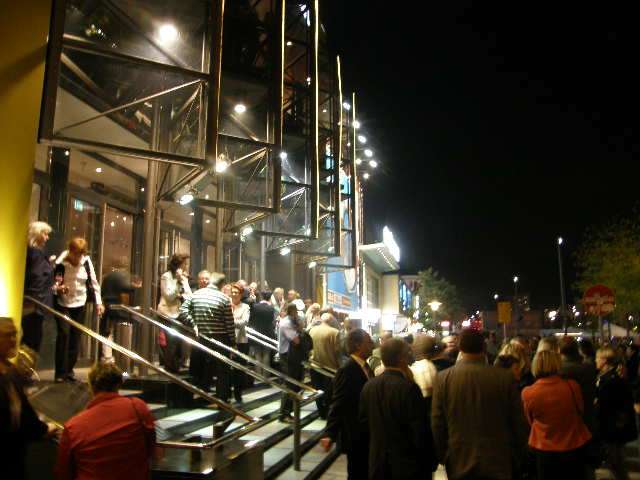 受動喫煙対策、電気加熱式たばこも規制対象へ…プルーム・テック、アイコスなど