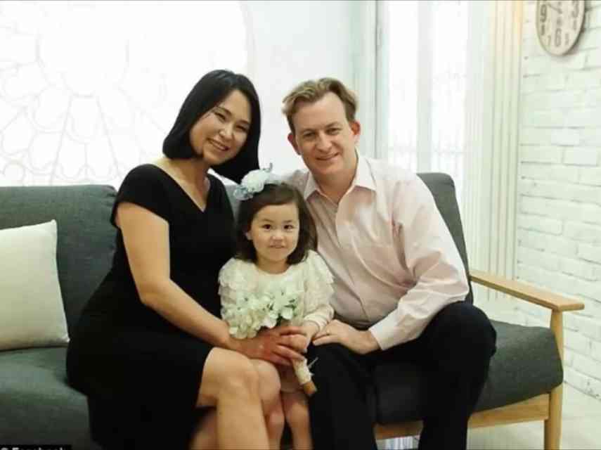 真面目なニュースが台無し!?生中継のインタビュー中に子供が乱入、面白すぎる展開に