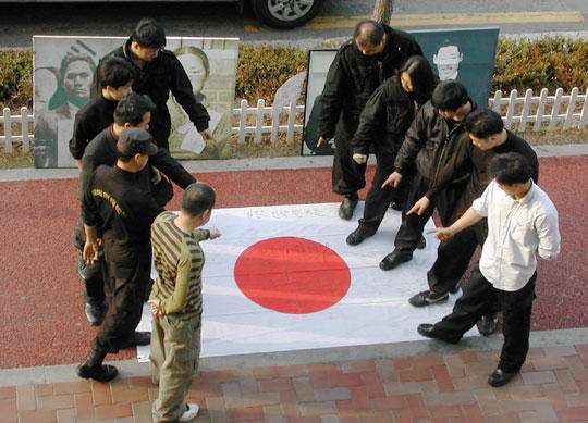 韓国、中国への修学旅行を相次ぎキャンセル　日本に振り替えも