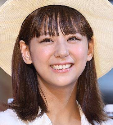 西内まりや、番宣なのに「無表情でやる気ゼロ」!? 「月9大コケの影響？」「プロ失格」の批判
