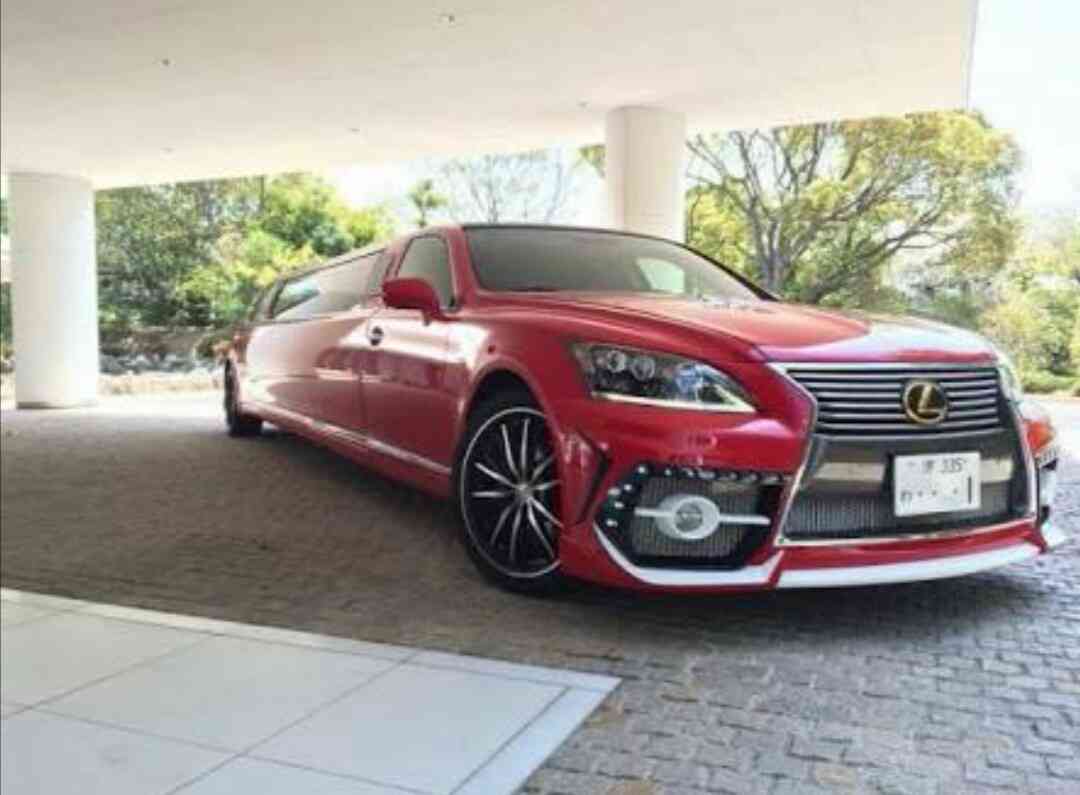 お金気にしなくて良かったら、何の車に乗りたいですか？