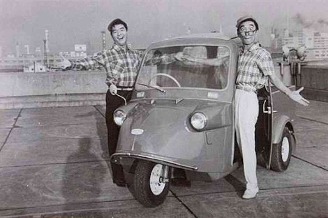 お金気にしなくて良かったら、何の車に乗りたいですか？