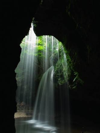 滝の画像で目の保養をするトピ♪