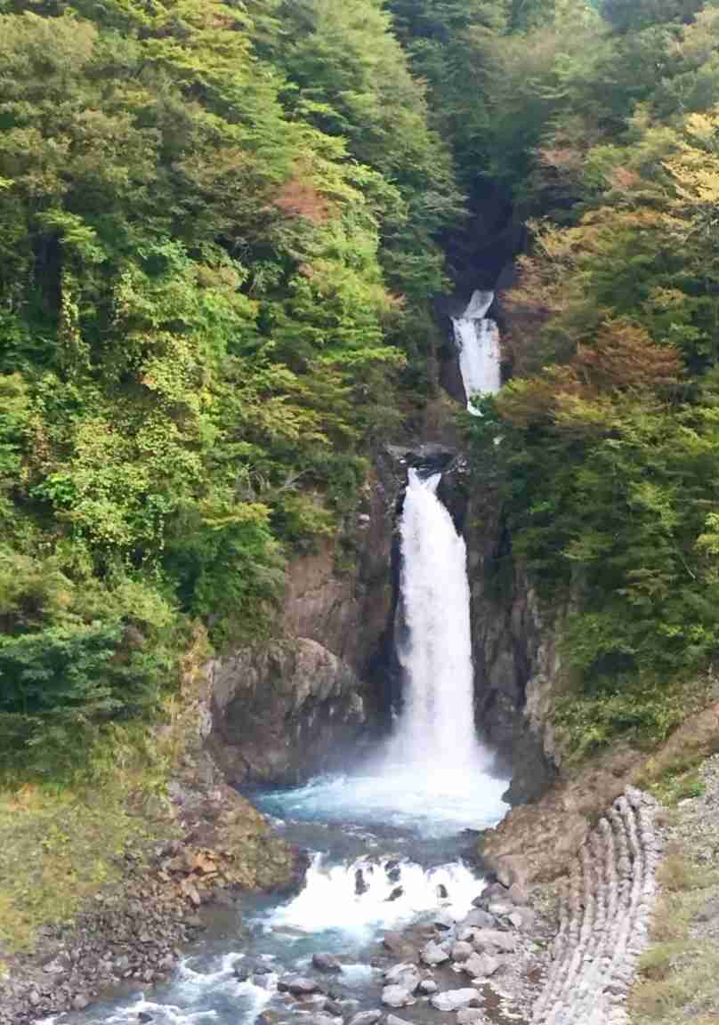 滝の画像で目の保養をするトピ♪